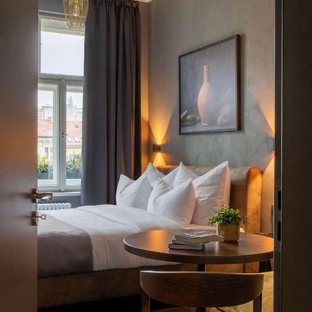 The Viaduct - Suites & More Praha Bagian luar foto