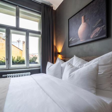 The Viaduct - Suites & More Praha Bagian luar foto