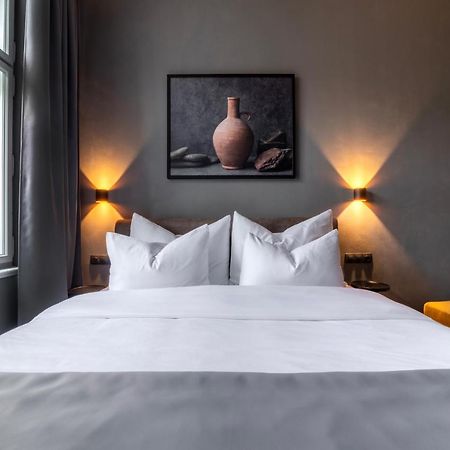 The Viaduct - Suites & More Praha Bagian luar foto