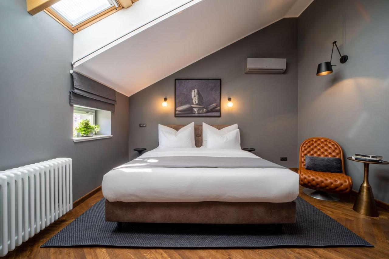 The Viaduct - Suites & More Praha Bagian luar foto