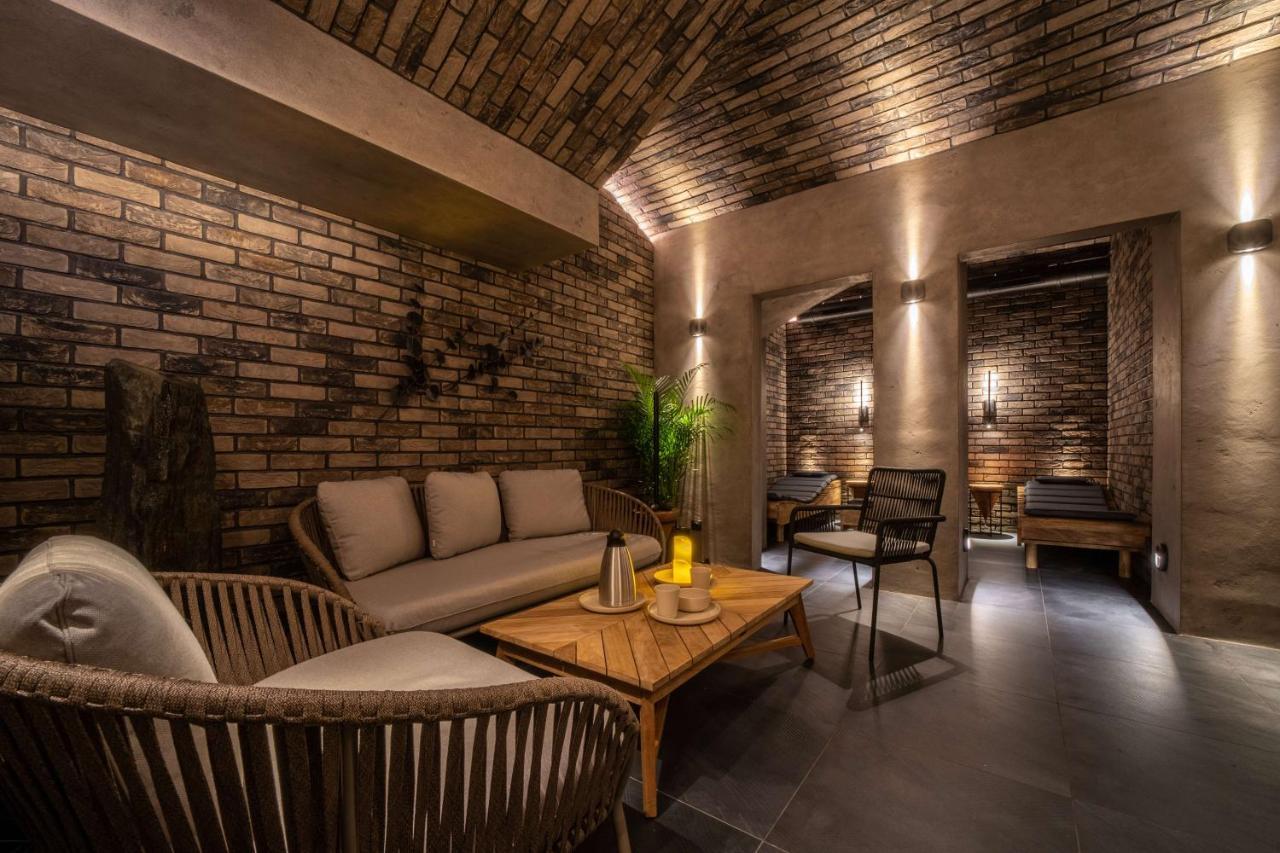The Viaduct - Suites & More Praha Bagian luar foto