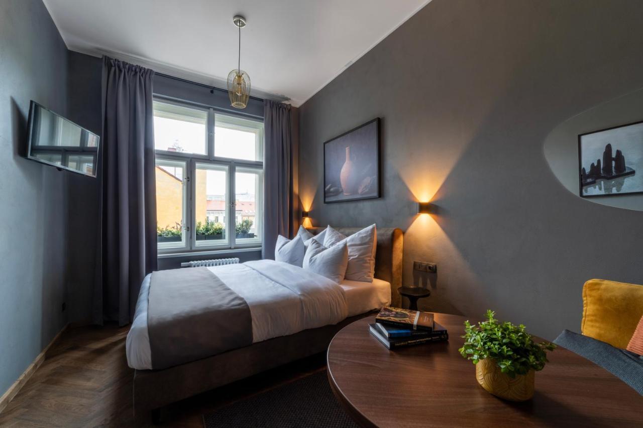 The Viaduct - Suites & More Praha Bagian luar foto