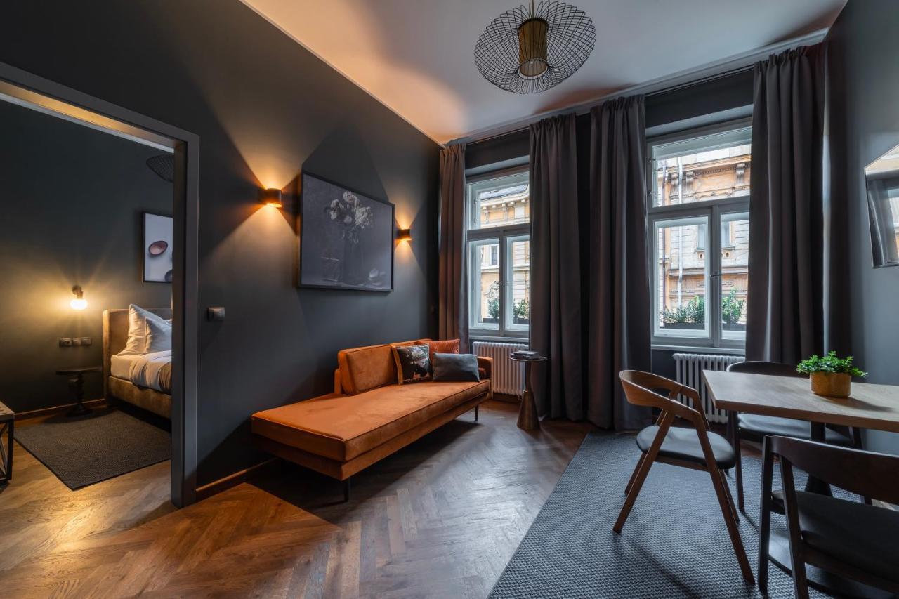 The Viaduct - Suites & More Praha Bagian luar foto