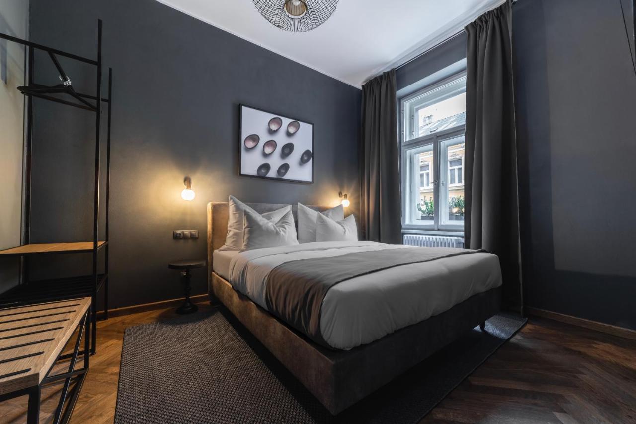 The Viaduct - Suites & More Praha Bagian luar foto