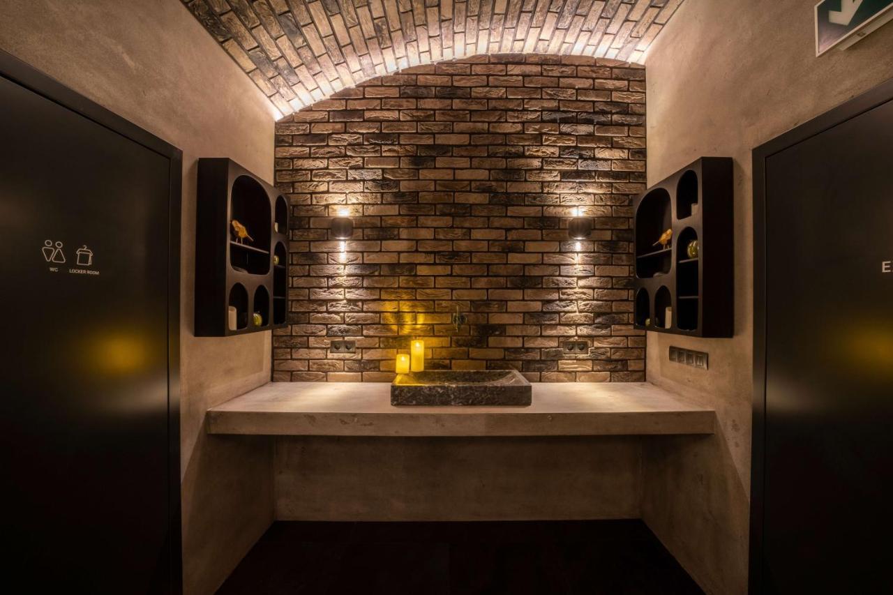 The Viaduct - Suites & More Praha Bagian luar foto