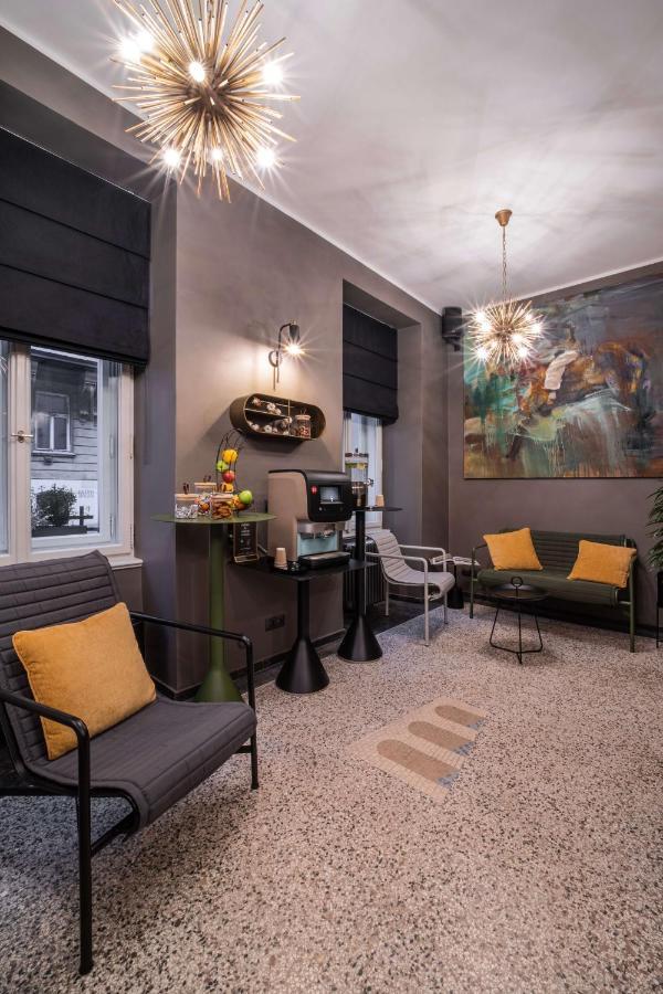 The Viaduct - Suites & More Praha Bagian luar foto