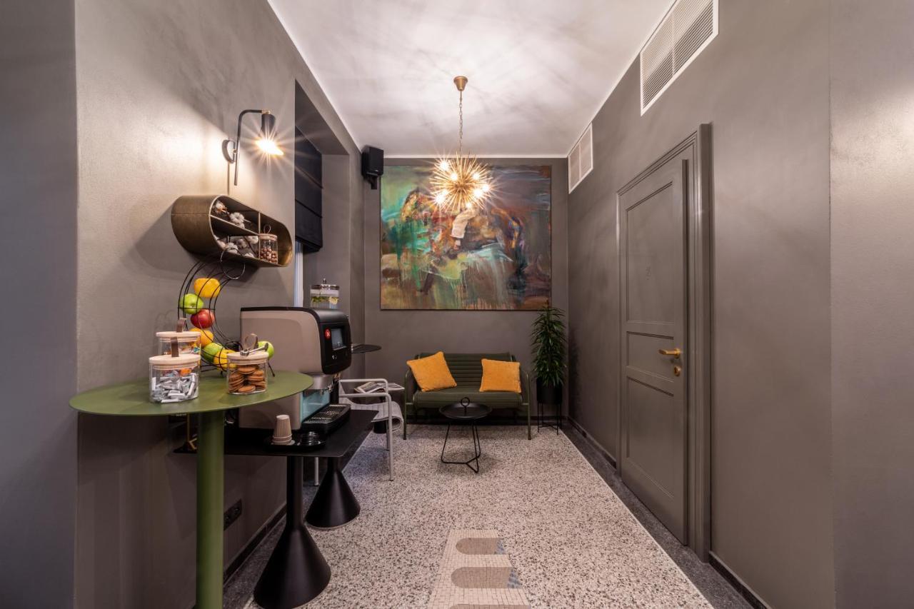 The Viaduct - Suites & More Praha Bagian luar foto
