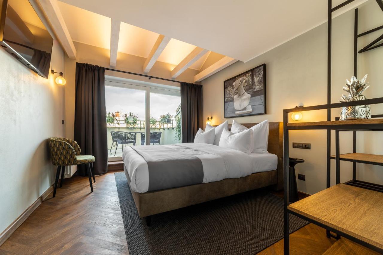 The Viaduct - Suites & More Praha Bagian luar foto