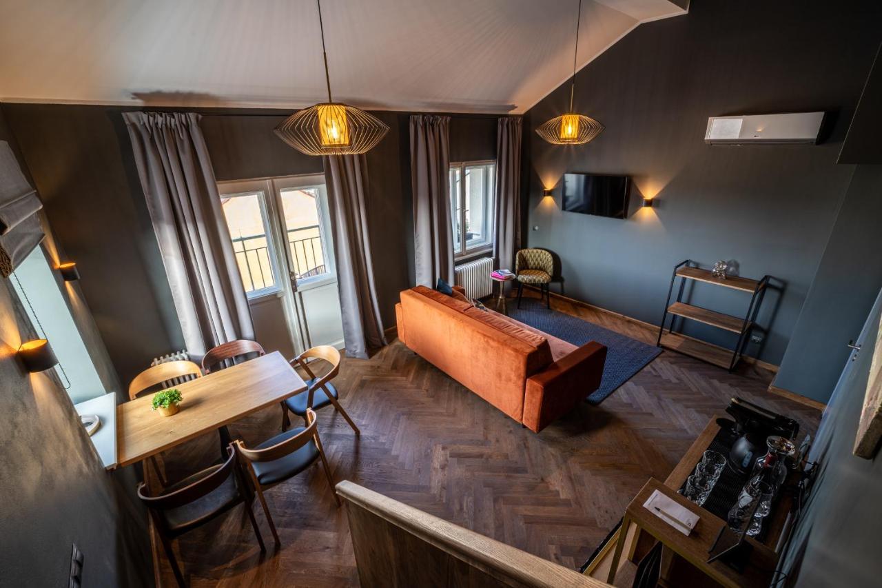 The Viaduct - Suites & More Praha Bagian luar foto