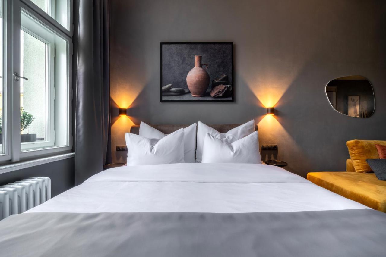 The Viaduct - Suites & More Praha Bagian luar foto