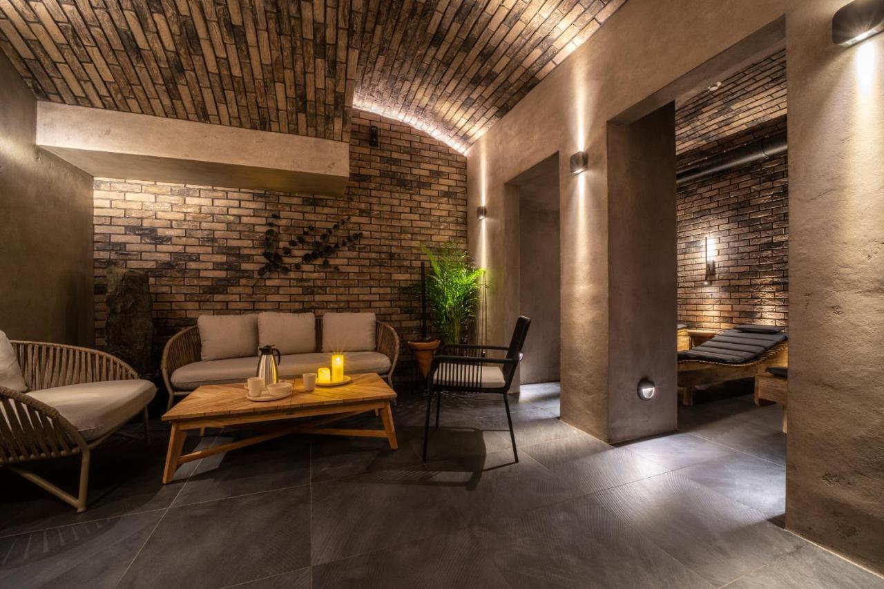 The Viaduct - Suites & More Praha Bagian luar foto