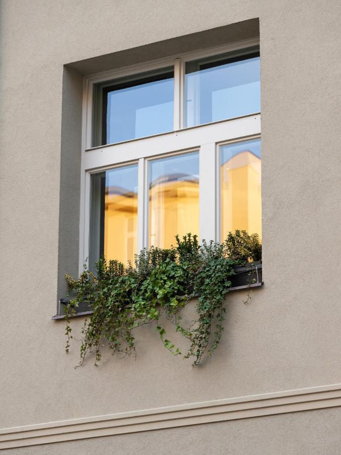 The Viaduct - Suites & More Praha Bagian luar foto