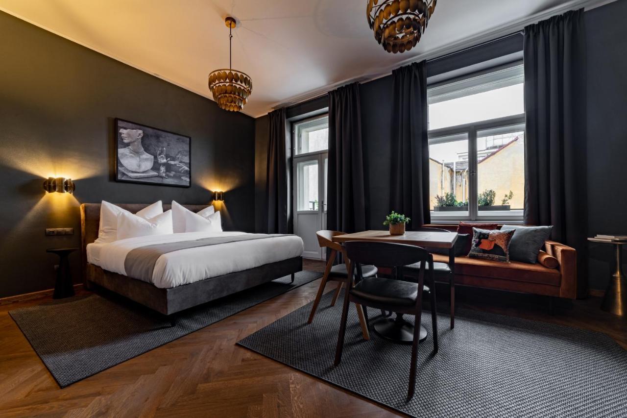 The Viaduct - Suites & More Praha Bagian luar foto