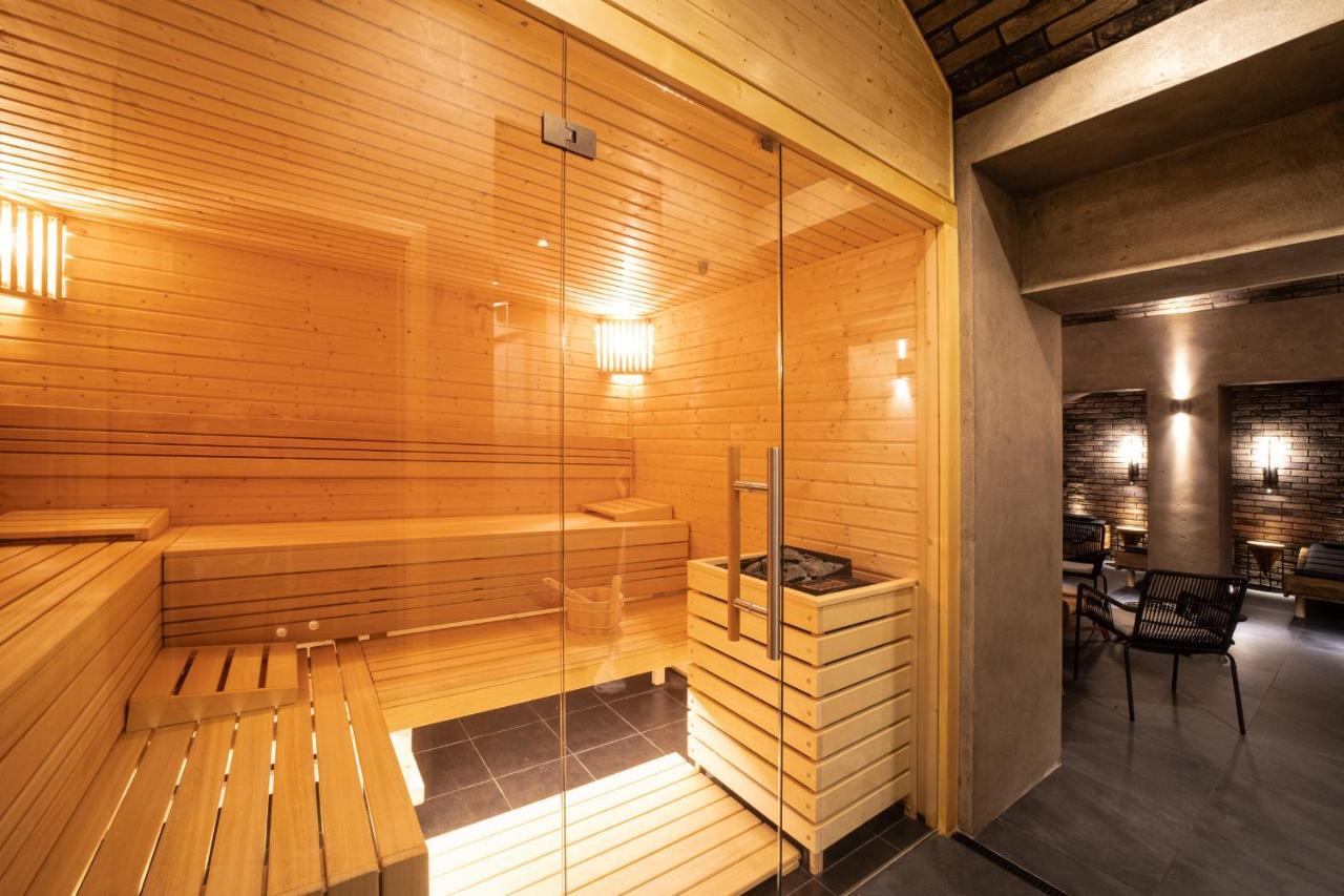 The Viaduct - Suites & More Praha Bagian luar foto