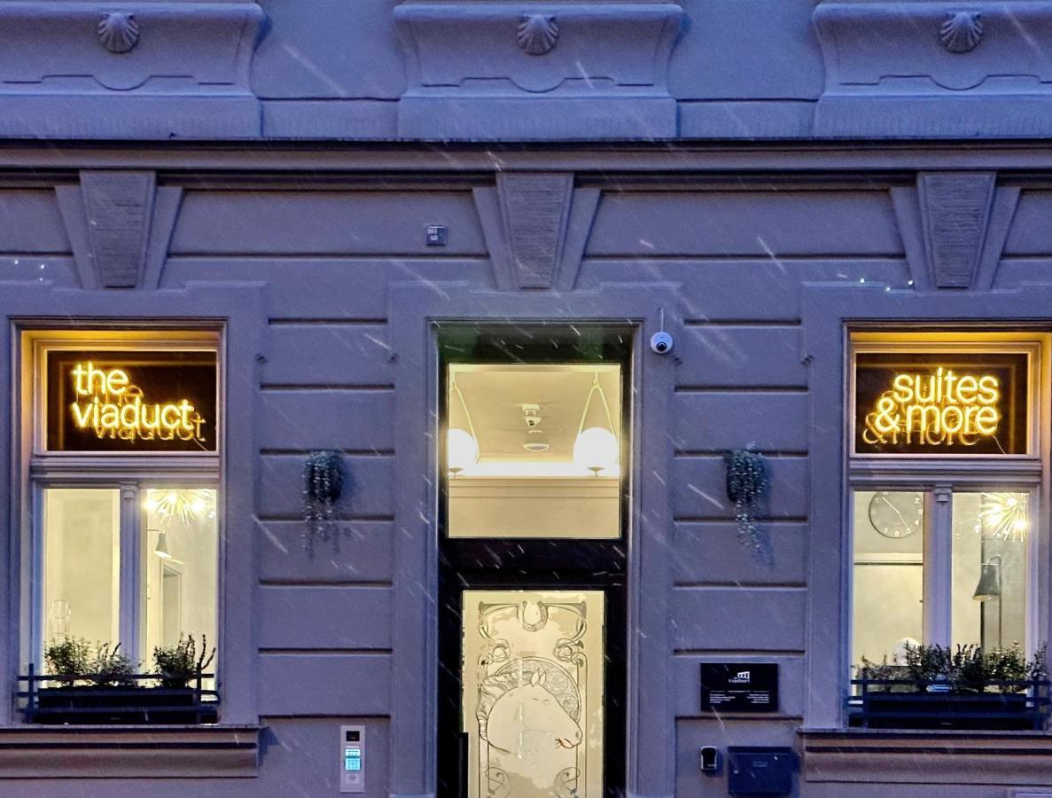 The Viaduct - Suites & More Praha Bagian luar foto